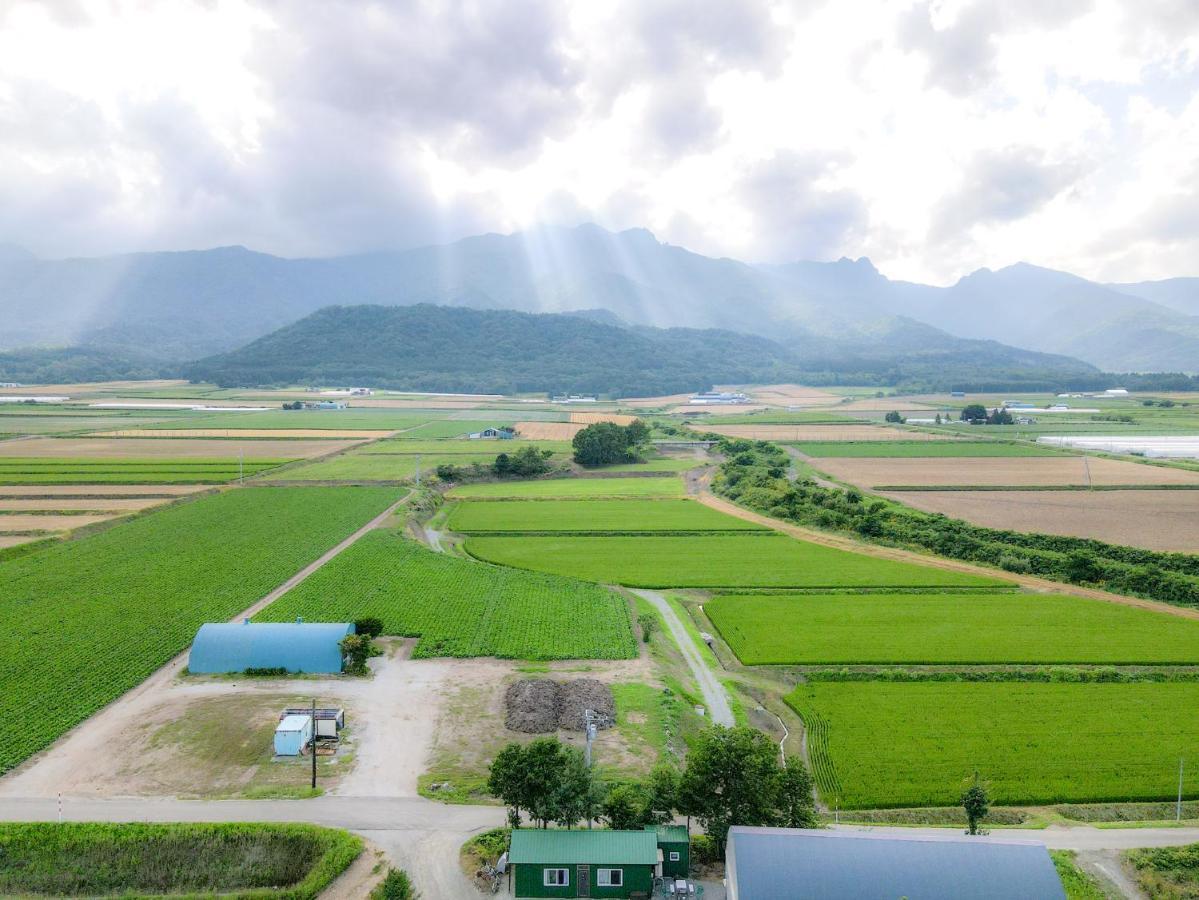 Furano Log House Farm Resort المظهر الخارجي الصورة